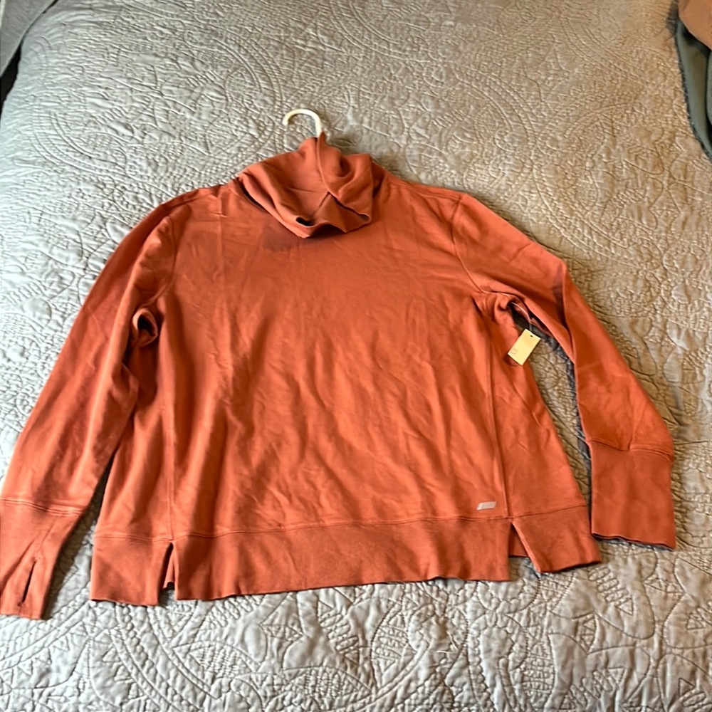 Amazon Essentials burnt orange pull over sweater sz L